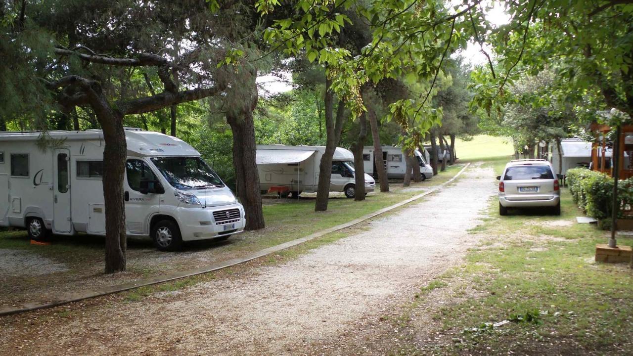 Camping Paradiso Pesaro Bagian luar foto